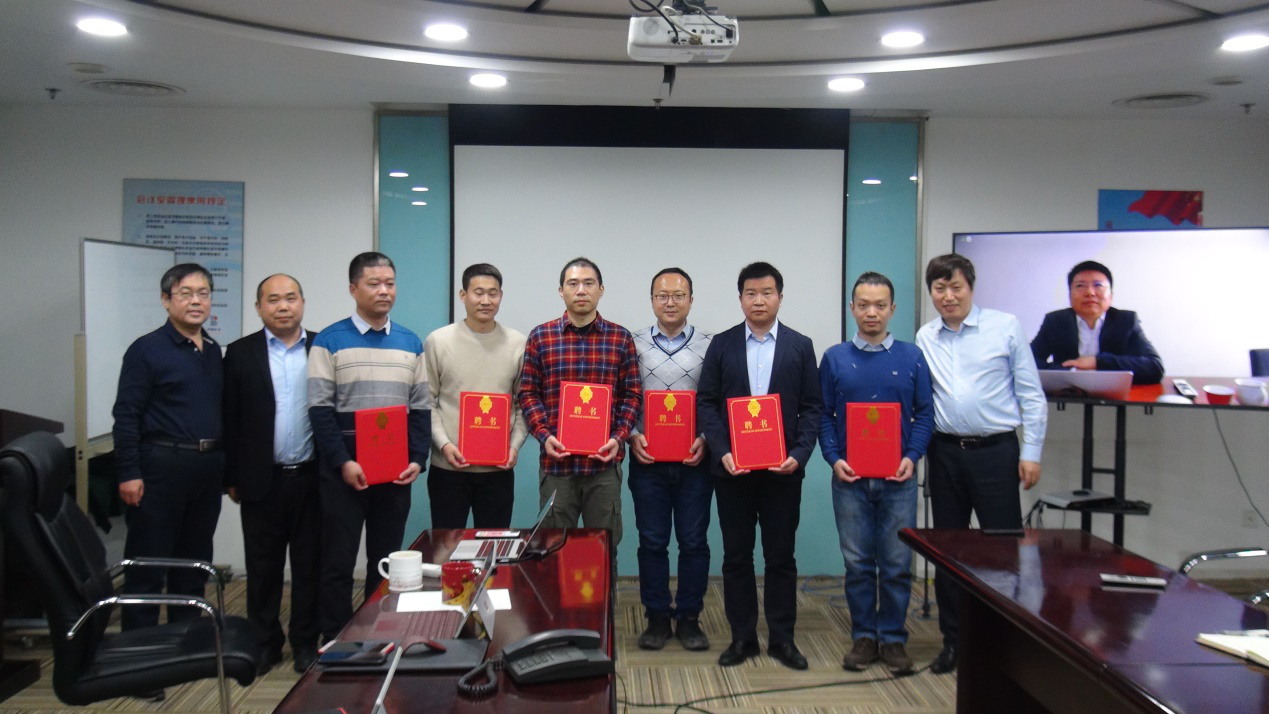 8868体育年度讲师聘任仪式圆满举行(图1) 8868体育年度讲师聘任仪式圆满举行(图1)